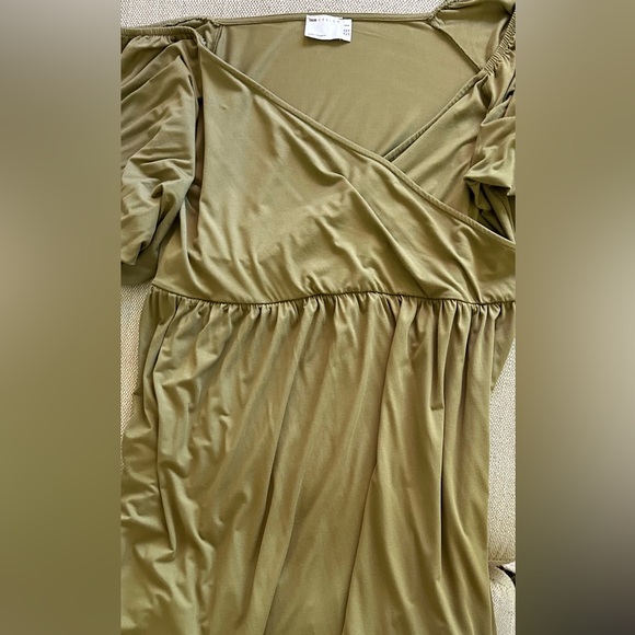 ASOS DESIGN Curve jersey wrap smock midi dress - Picture 4 of 4